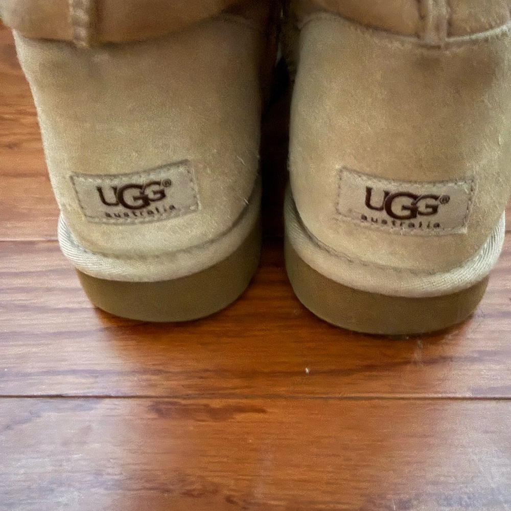 UGG Women's Tall Button-Detail Shearling Boots - Chestnut/Tan - Picture 4 of 5
